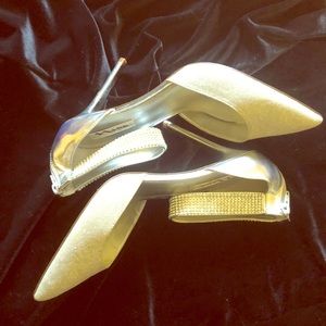 NWOT Nina NY Silver Heels Rhinestone